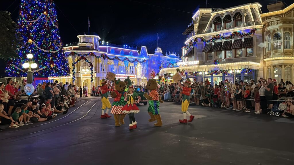 Viral Tally the Elf Recast in Magic Kingdom Christmas Parade