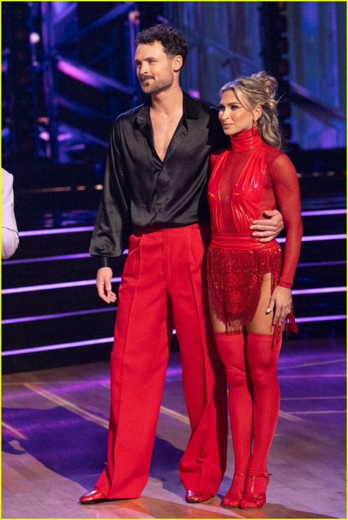 Zac Efron Goes Viral at ‘DWTS’ for Asking Mom About Dylan’s Score: Photo 5242486 | Dancing With The Stars, Dylan Efron, Zac Efron Photos | Just Jared: Celebrity News and Gossip
