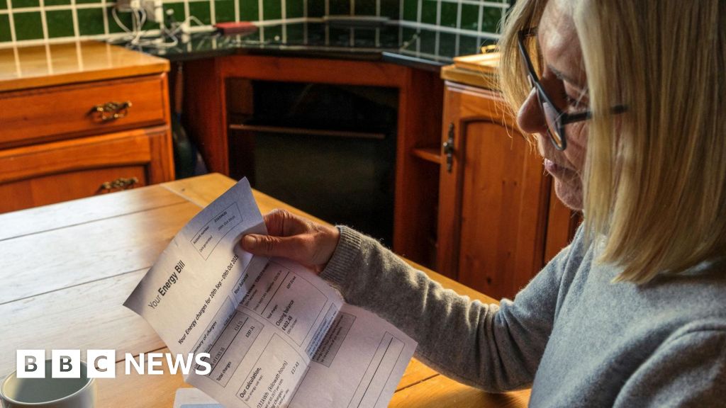 Applications open for help from Staffordshire warm homes scheme