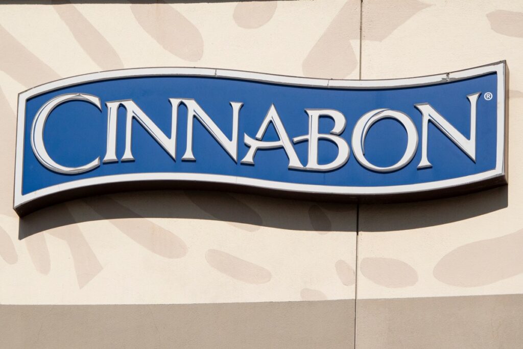 Cinnabon Responds to Viral Video of Worker Harassing Somali Couple