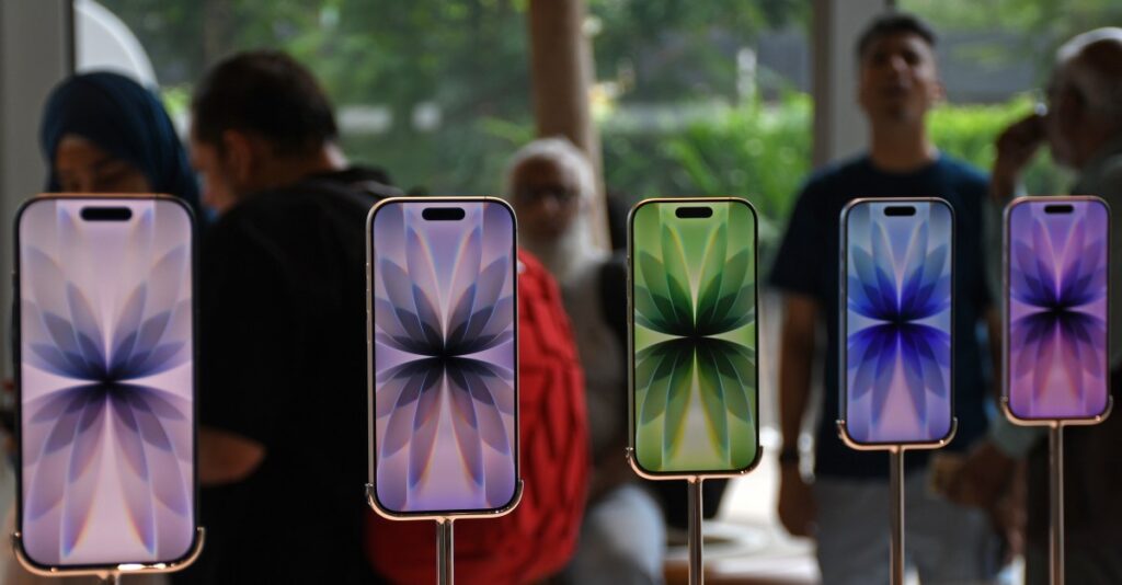 India’s government backs down after Apple refuses order to preinstall app