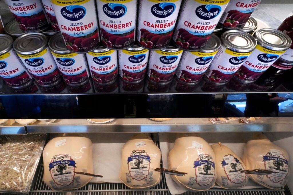 Ocean Spray investigating after viral videos appear to show cans of Thanksgiving cranberry sauce filled with water